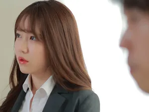 Con gái riêng bú chuối cho dượng trong lễ mừng năm mới cùng gia đình